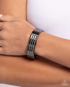 Glistening Getaway - Black